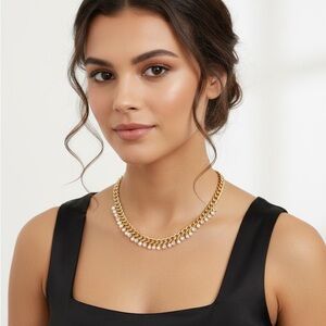 Vintage Elegant Gold and Pearl Necklace